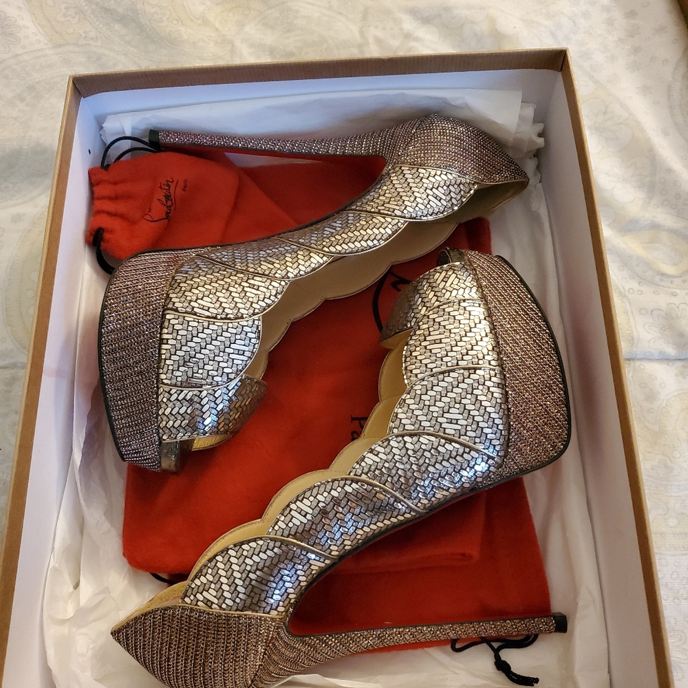 Christian louboutin sparkling 👠 heels